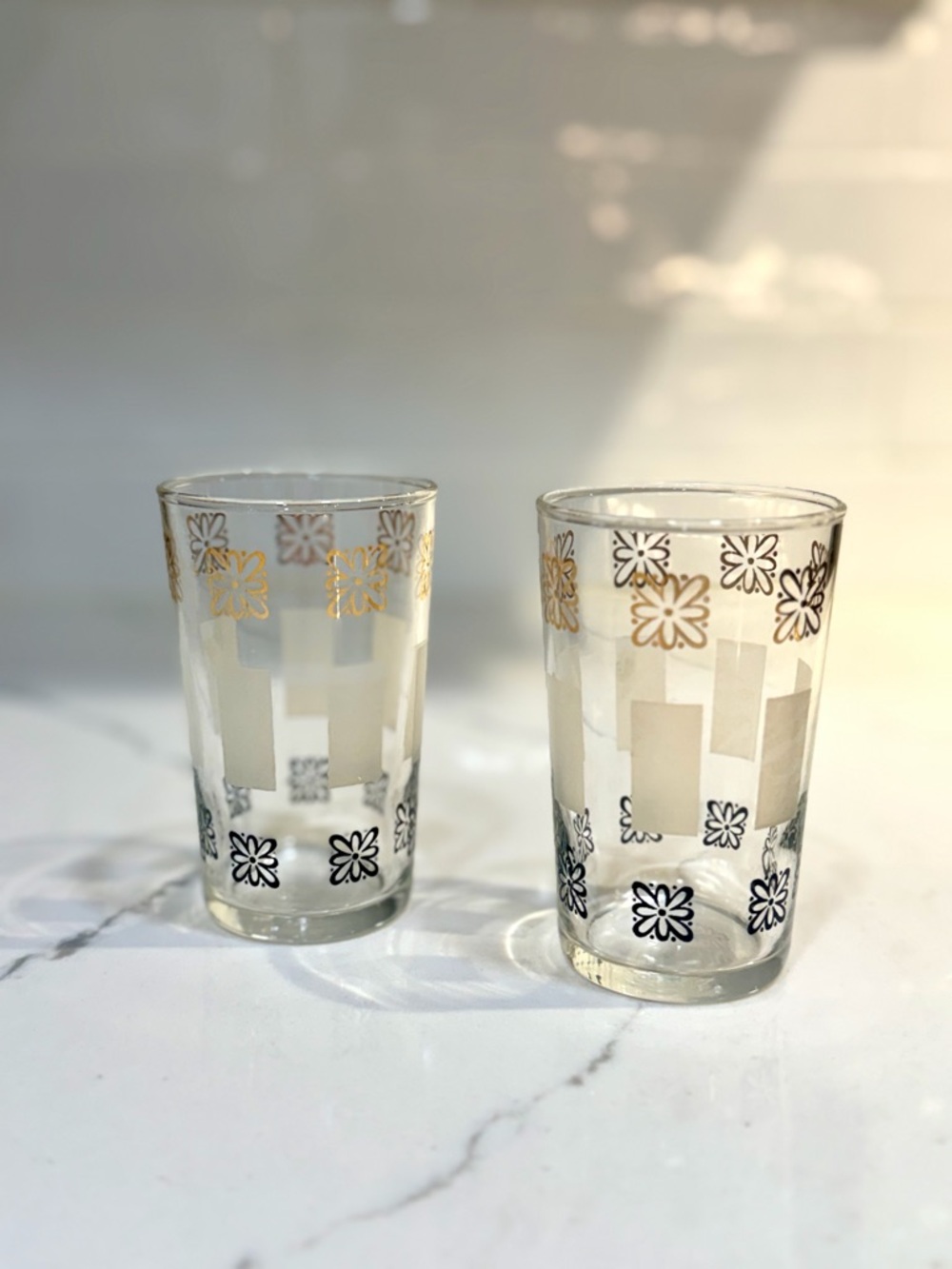 Vintage Libbey Floral Pattern Glass Tumblers - Gold & Black